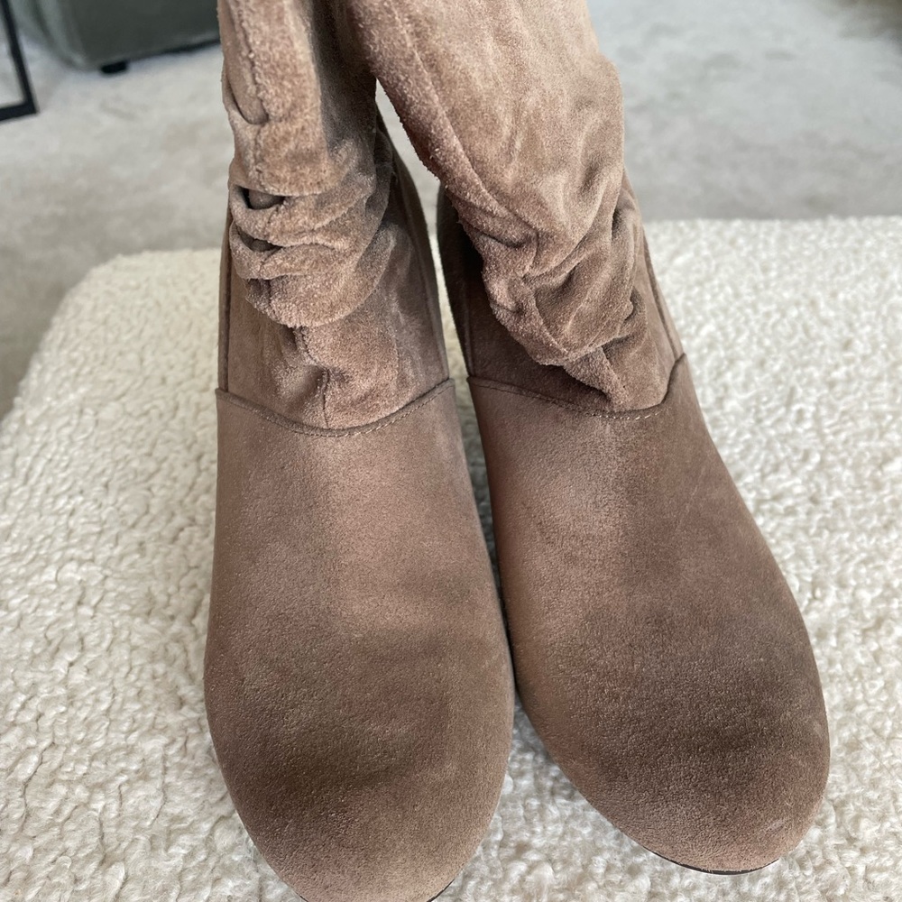 BCBG Boot almost new!